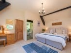 Spacious bedrooms Spacious bedrooms